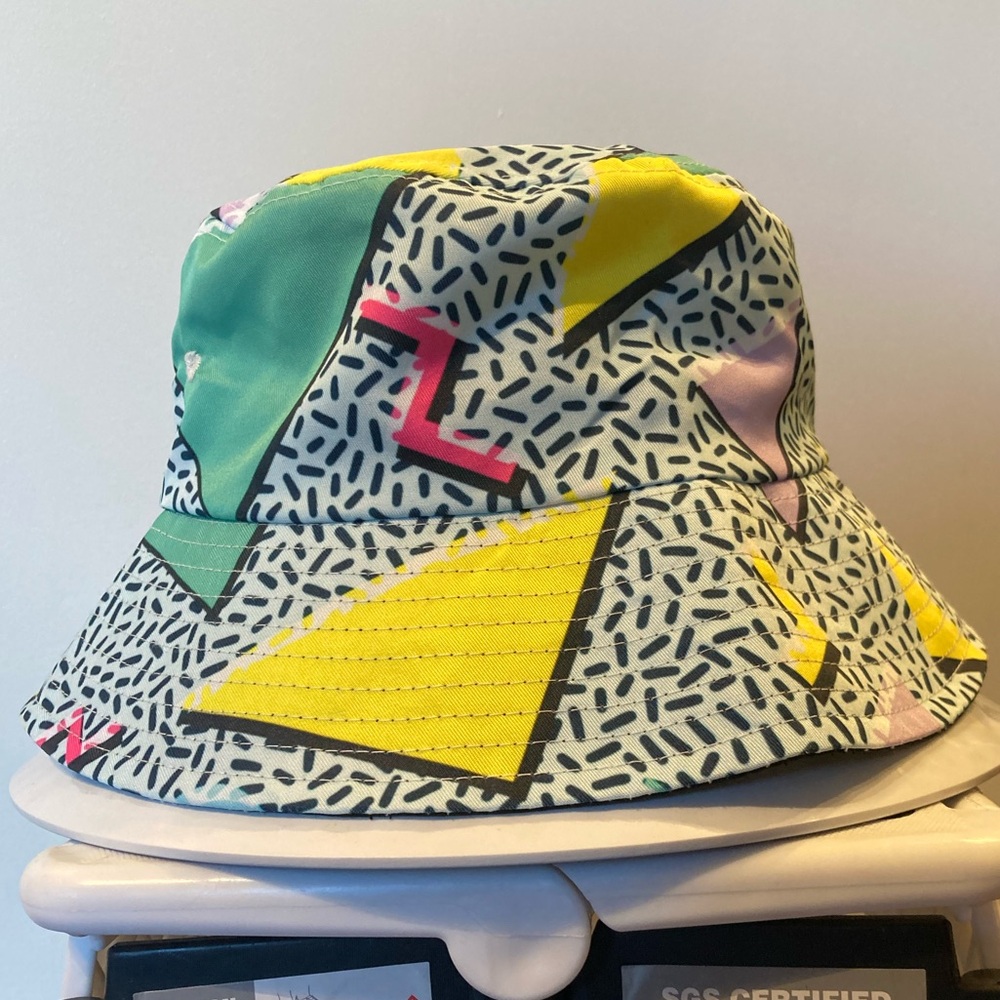 90s Print “Rocko” Bucket Hat ⚡️